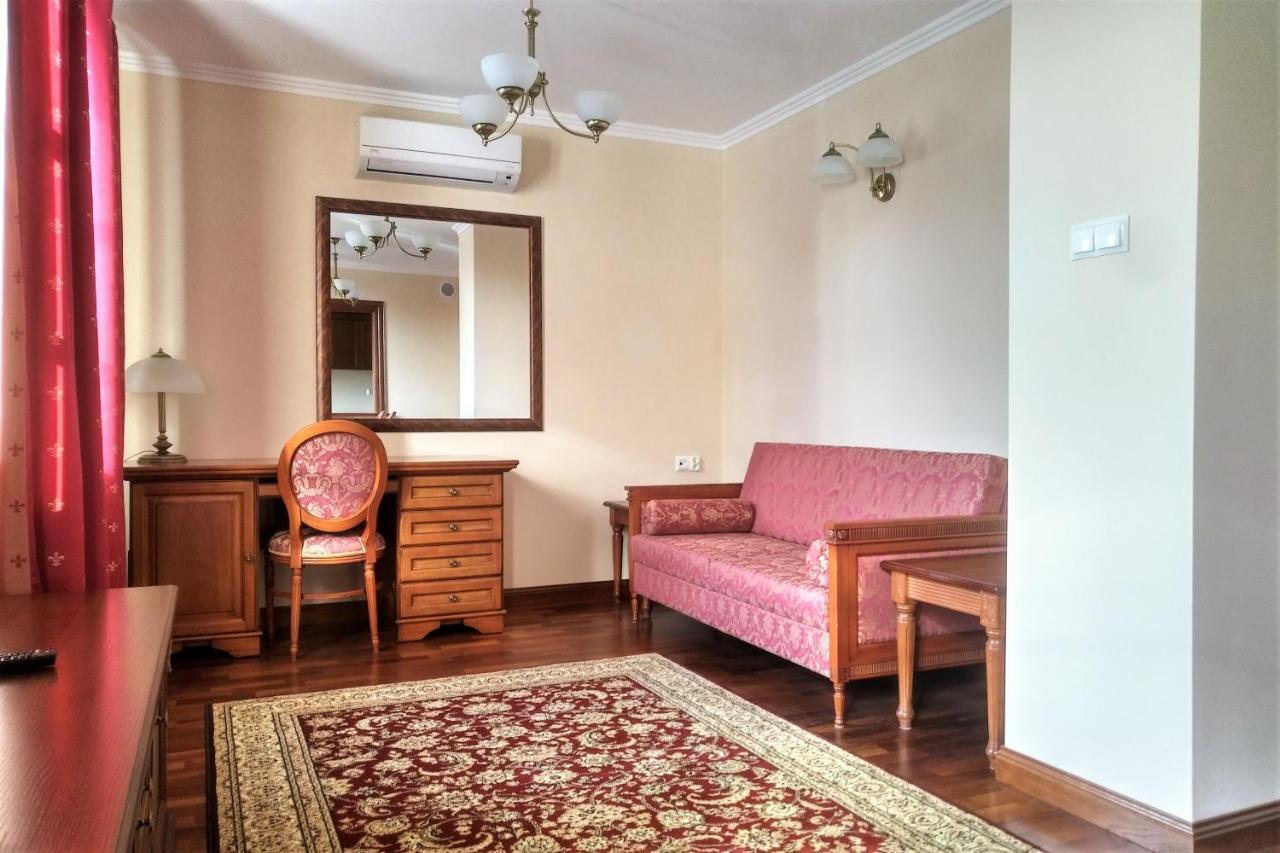 Apartamenty Ucho Igielne ซานดอเมียร์ช ภายนอก รูปภาพ