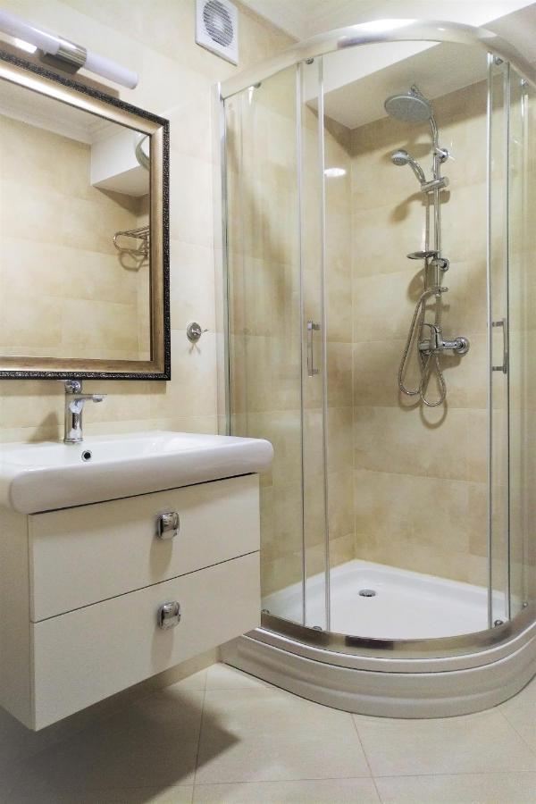 Apartamenty Ucho Igielne ซานดอเมียร์ช ภายนอก รูปภาพ